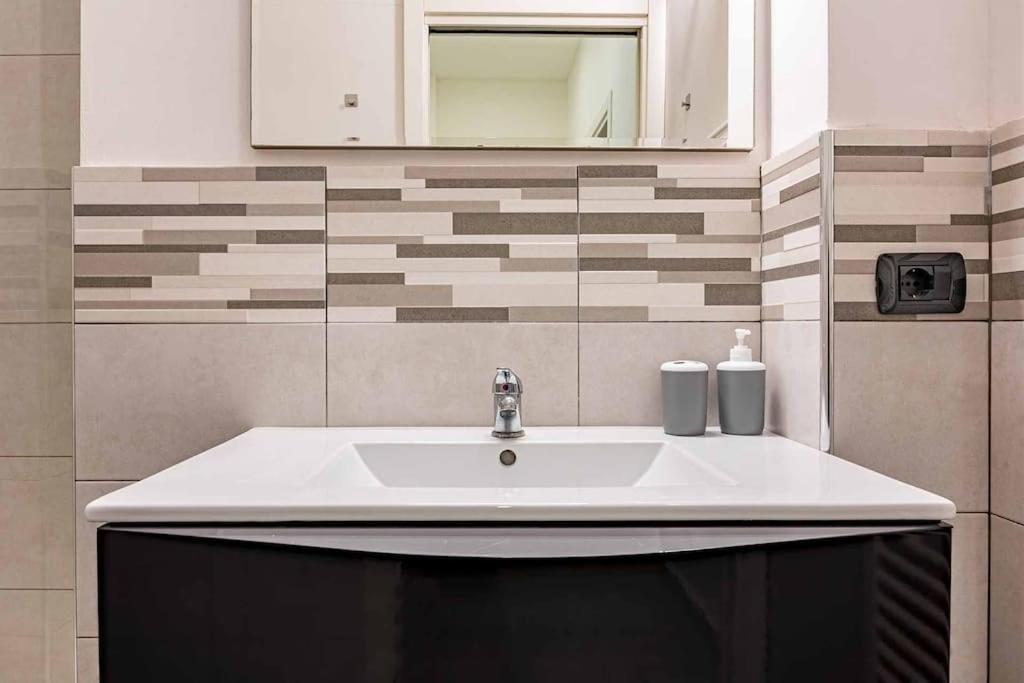 Guest Planet - Modern Flat Centrale M2 Milano Dış mekan fotoğraf